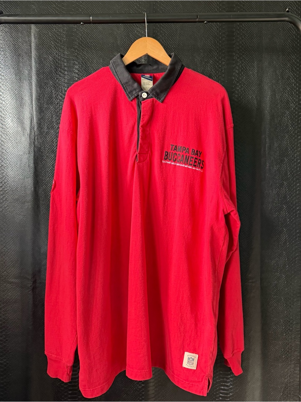 Vintage NFL Football Tampa Bay Buccaneers Reebok Gridiron Classic Red and Black